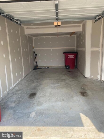 Building Photo - 37 Cecily Way