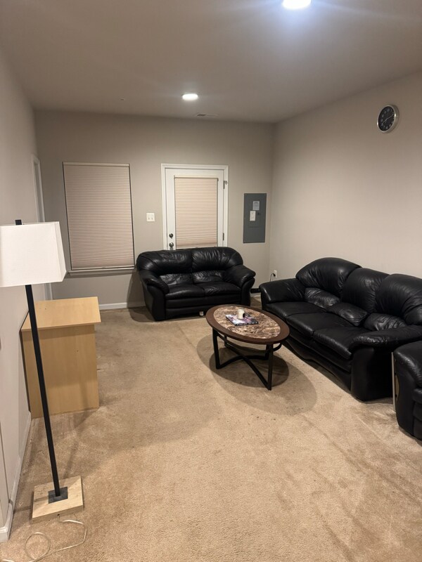 Building Photo - 9102 Vlg Spgs Dr