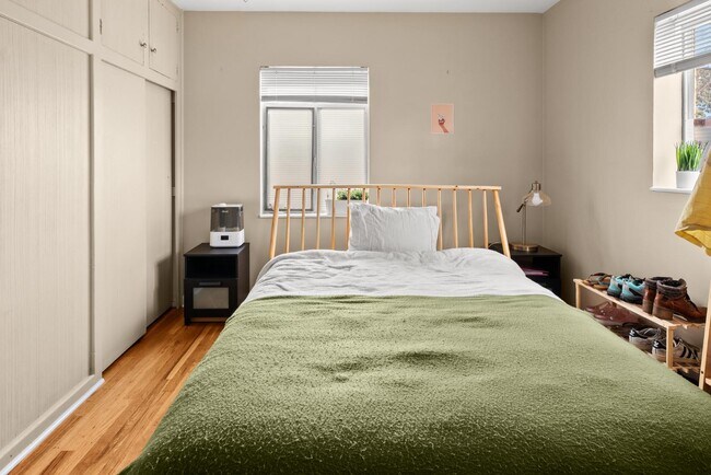 Building Photo - 1733 Lima St