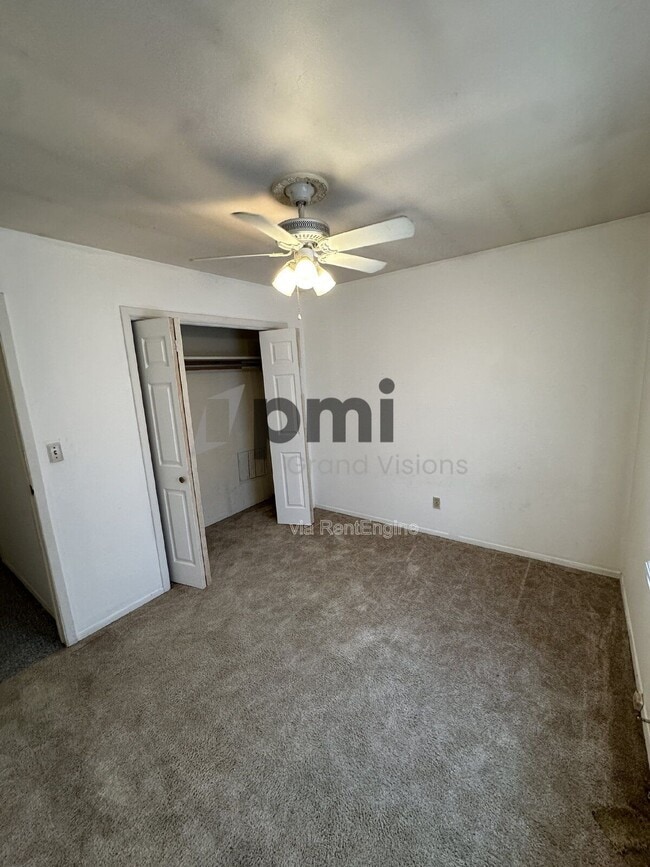 Building Photo - 1612 University Dr