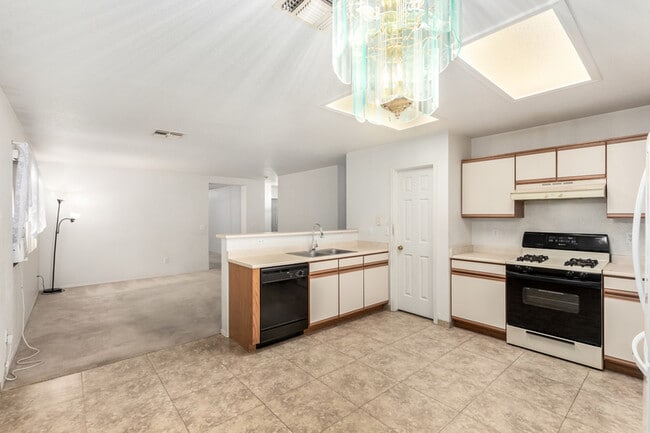 Building Photo - 1116 S 53rd St