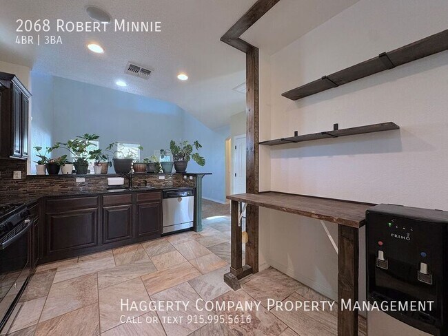 Building Photo - 2068 Robert Minnie