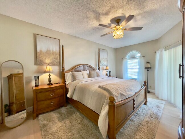 Building Photo - 202 Cypress Point Dr