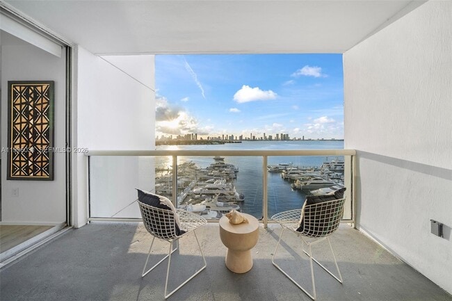 Building Photo - 1900 Sunset Harbour Dr