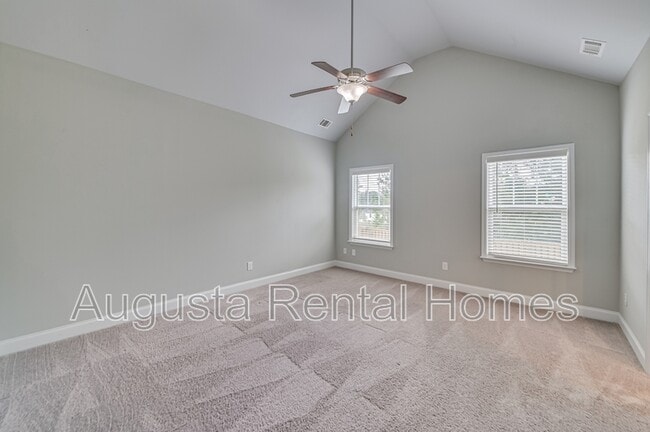 Building Photo - 1939 Preservation Cir