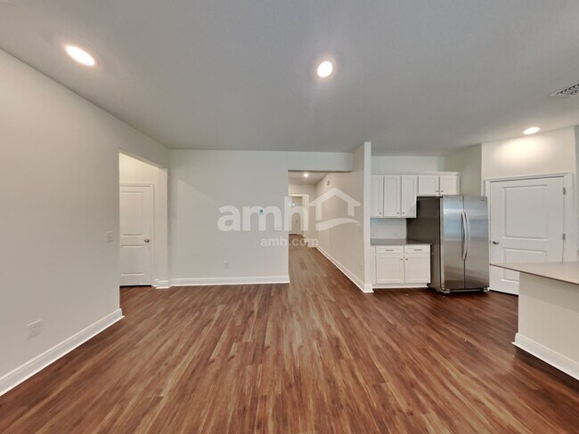 Building Photo - 6301 Emerald Hls Wy