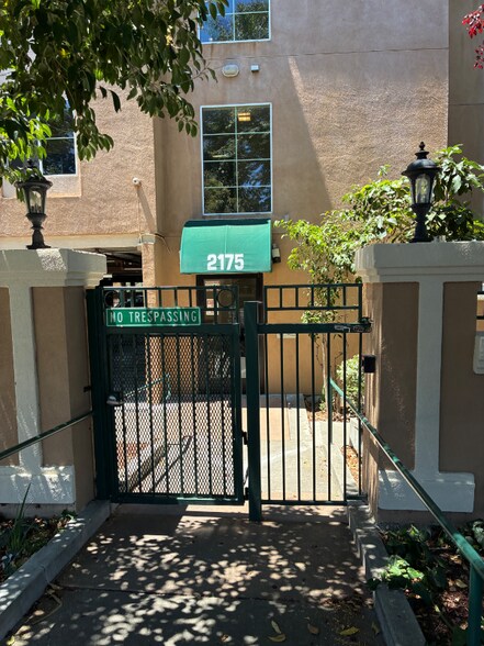 Building Photo - 2175 California St