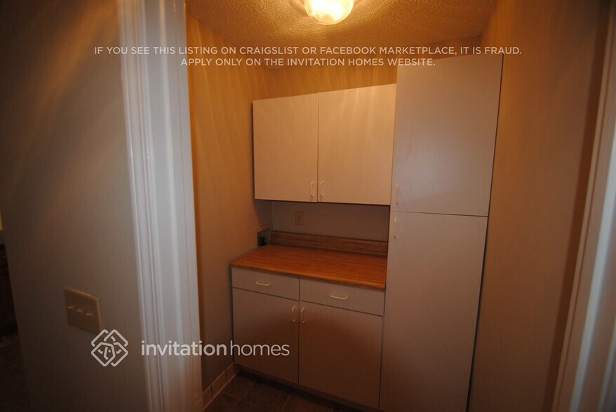 Building Photo - 2000 Holly Cove Rd