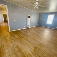 Building Photo - 605 37th St