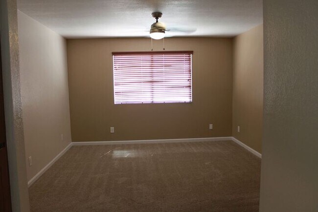 Building Photo - Awesome Mesa Location! Recker and Brown