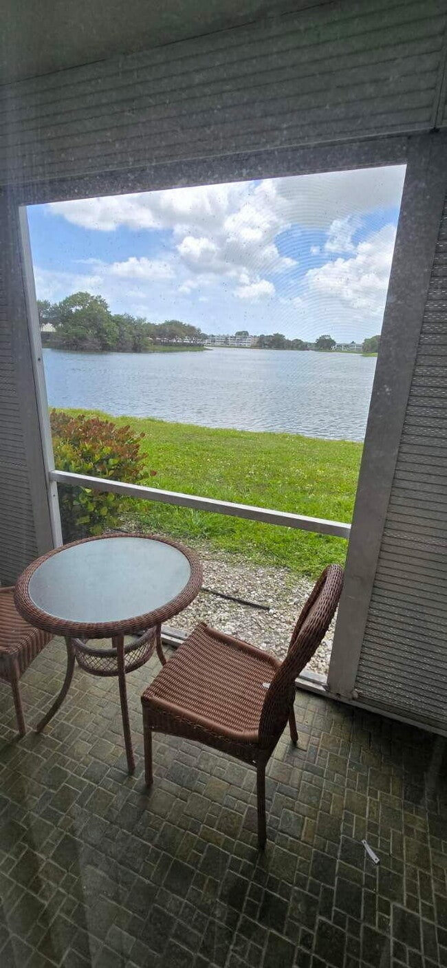 Building Photo - 358 Chatham R