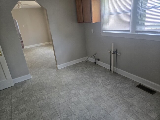 Building Photo - 1515 Huntoon Ave