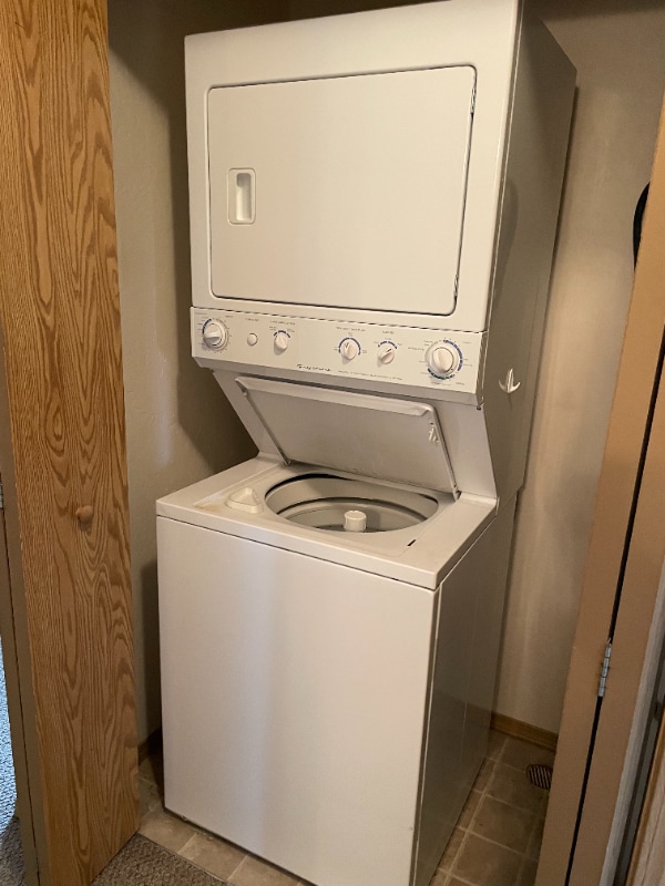 Building Photo - 51 Appleway Dr