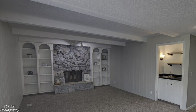 Building Photo - WELCOME HOME!