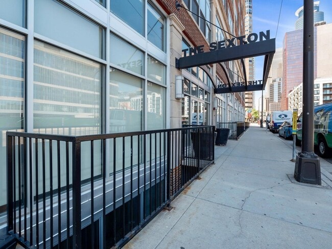Building Photo - 521 S 7th St