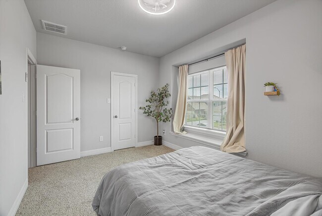 Building Photo - 2319 Gentle Breeze Ln