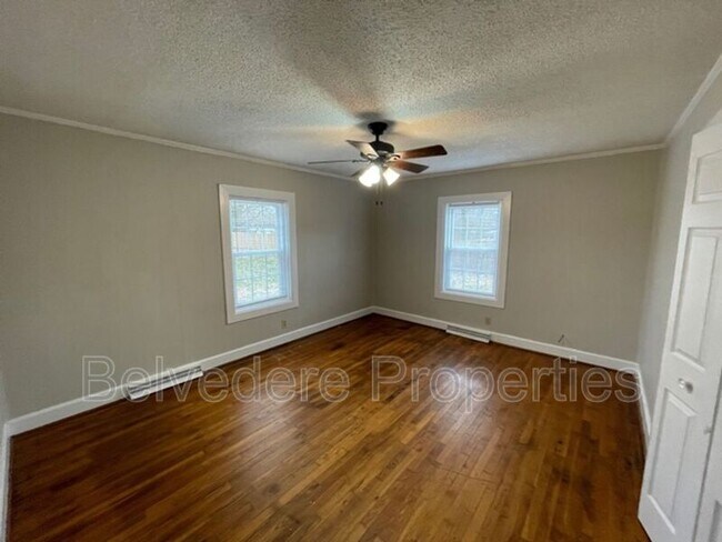 Building Photo - 804 Graylyn Dr