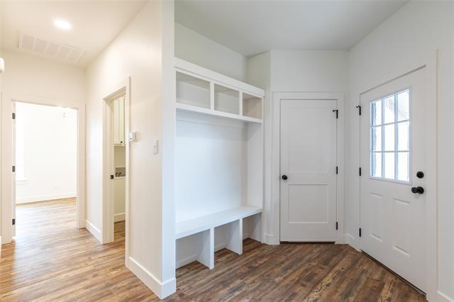 Building Photo - 8017 Sawdust Trl