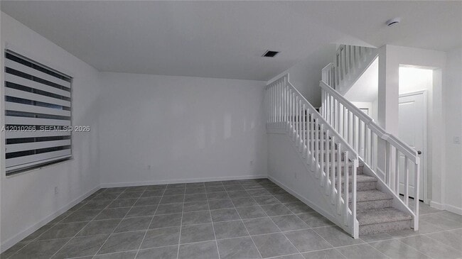 Building Photo - 2628 SE 28th Dr