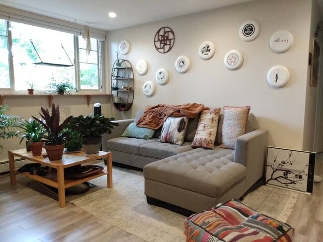 Building Photo - 850 W Moorhead Cir