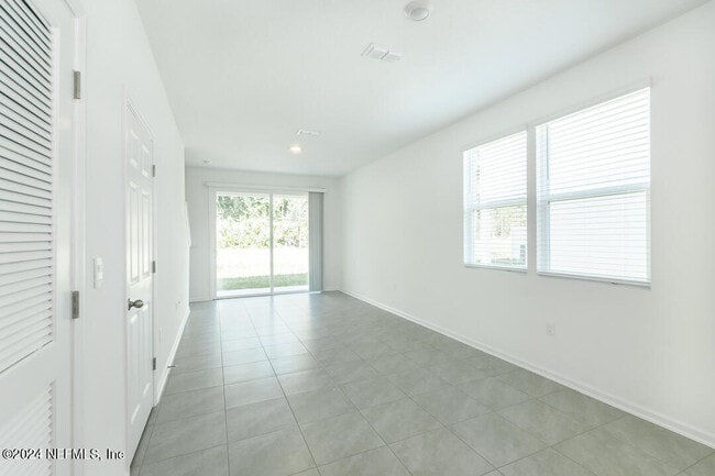 Building Photo - 215 Elmhurst Ln