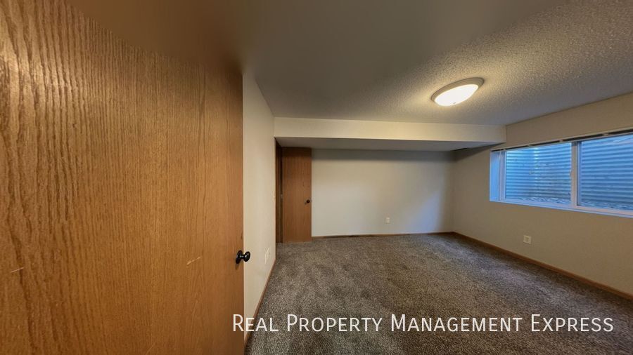Building Photo - 1608 S Campbell Trail