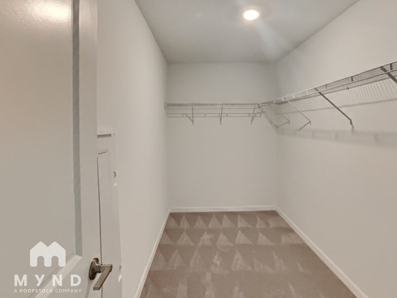 Building Photo - 32063 Pop Ash Pl