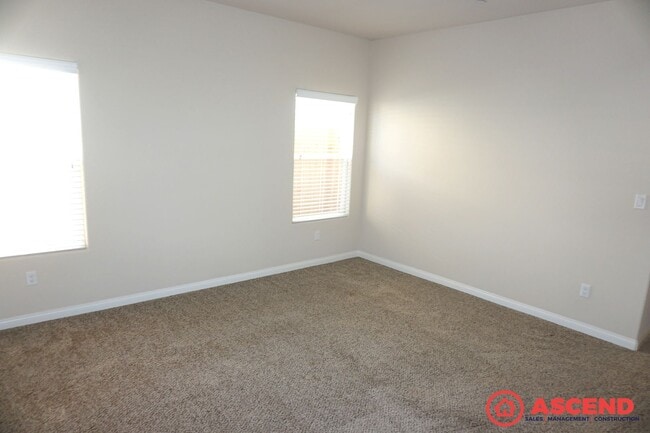 Building Photo - Charming Southwest Home!