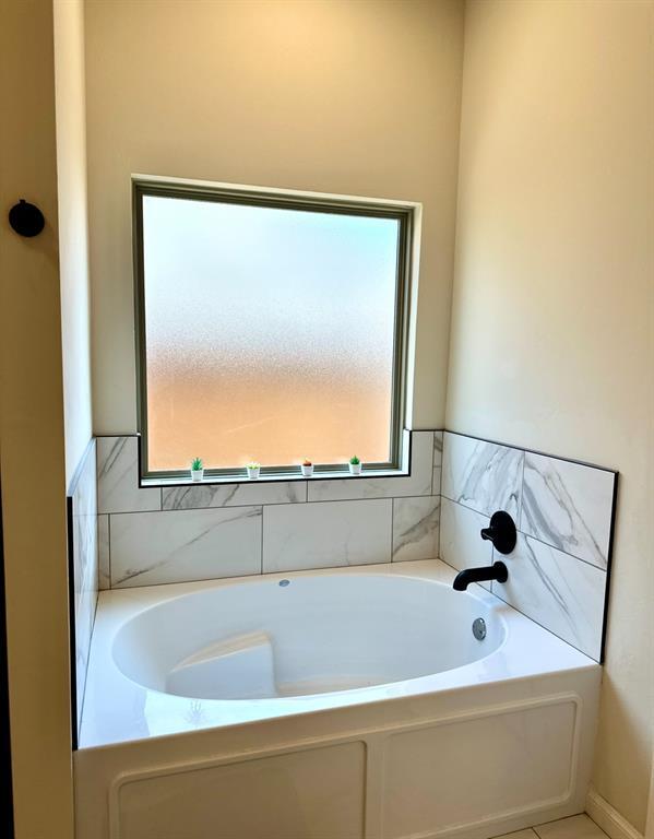 Building Photo - 812 Fox Hollow Dr