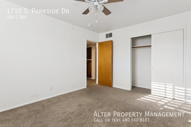 Building Photo - 1710 S Parkside Dr
