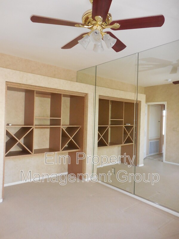 Building Photo - 3555 Meridale Dr