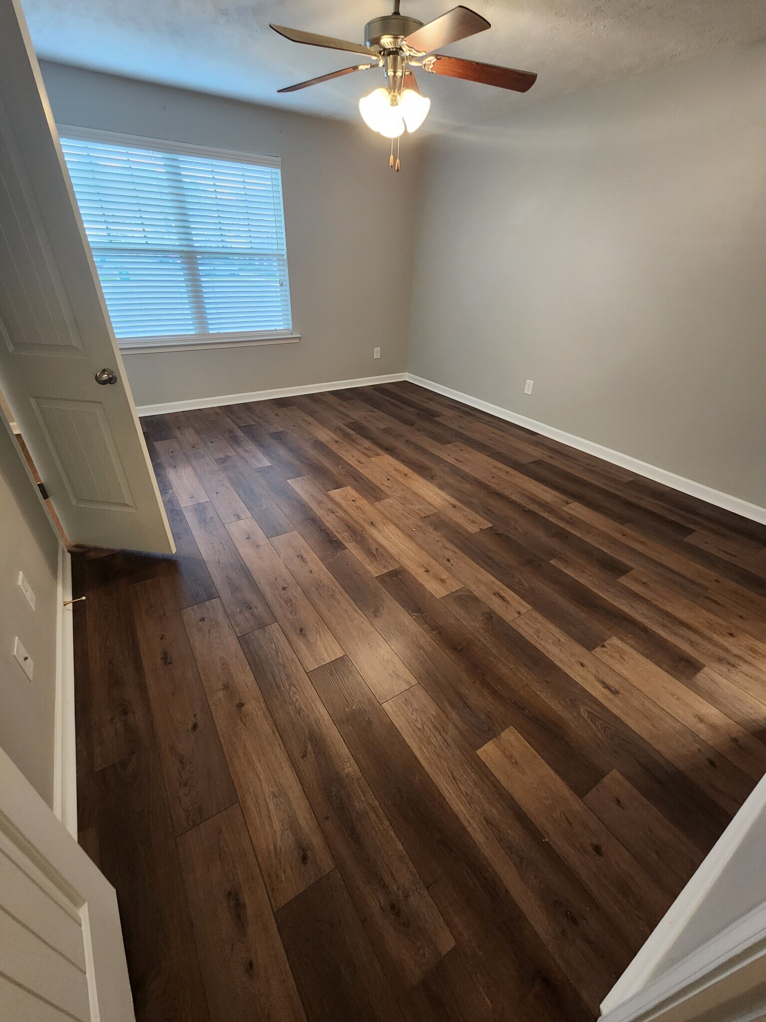 Building Photo - 826 Lower Park Pl