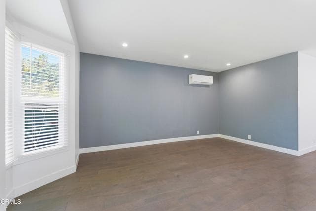 Building Photo - 250 S Ave 55