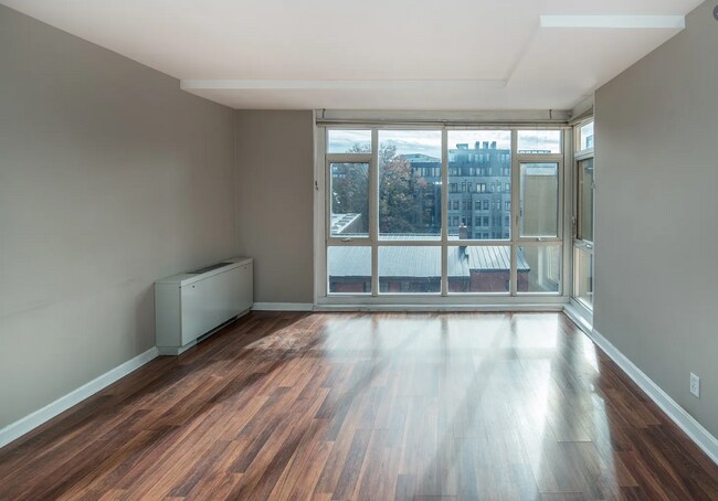 Building Photo - 1545 18th St NW