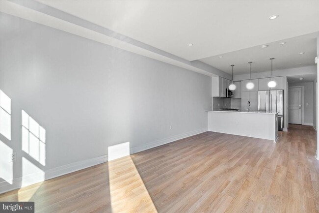 Building Photo - 811 N Columbus St