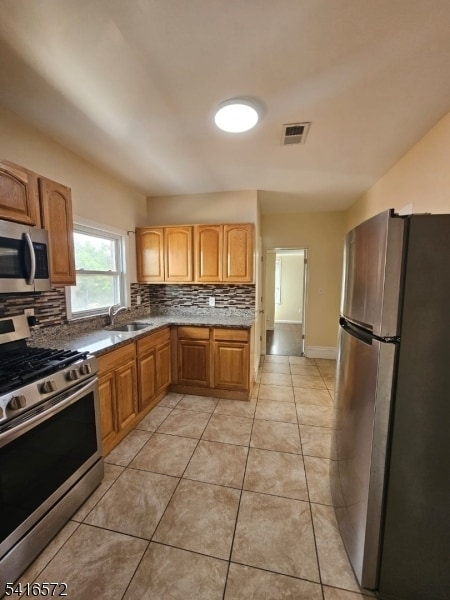 Building Photo - 240 Copeland Ave