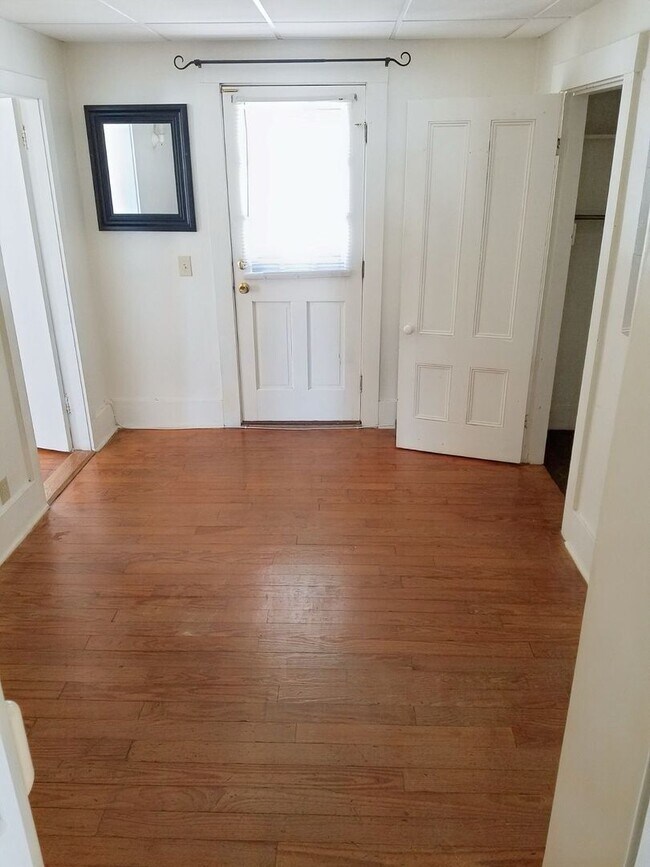 Building Photo - 36 Green St