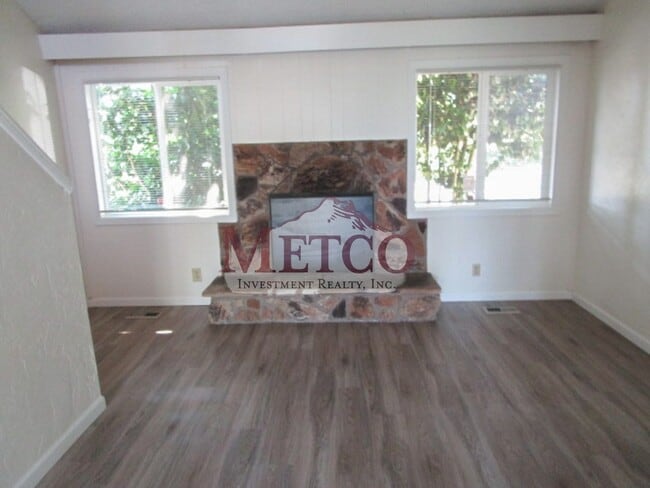 Building Photo - 16701