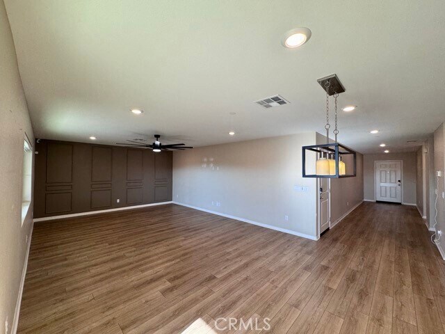 Building Photo - 1760 Chute Dr
