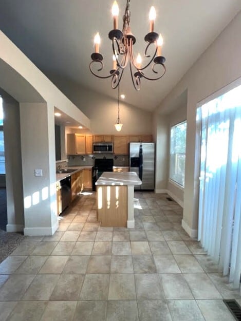 Kitchen - 2037 Bear Creek Plz