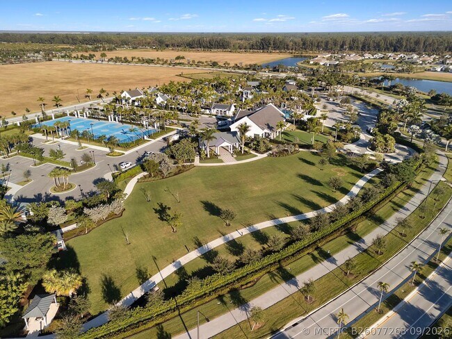 Building Photo - 4178 Longwood Lake Sq