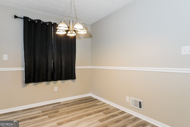 Building Photo - 7383 Fernwood Dr