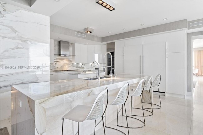 Building Photo - 17749 Collins Ave