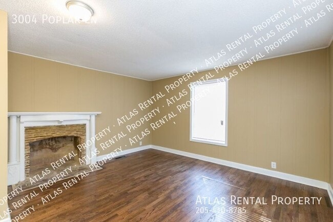 Building Photo - 3004 Poplar Ln