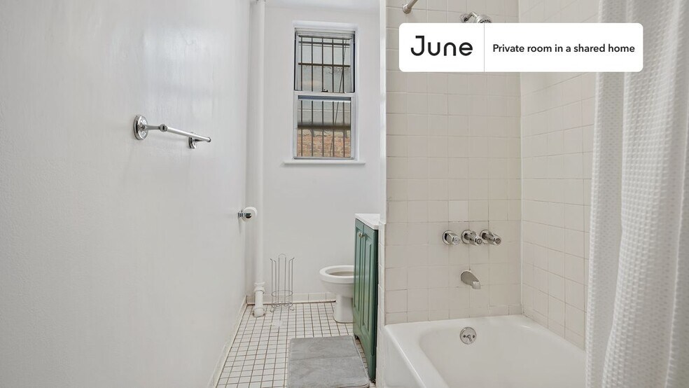 Building Photo - Room in Shared 4 bed/1 bath home