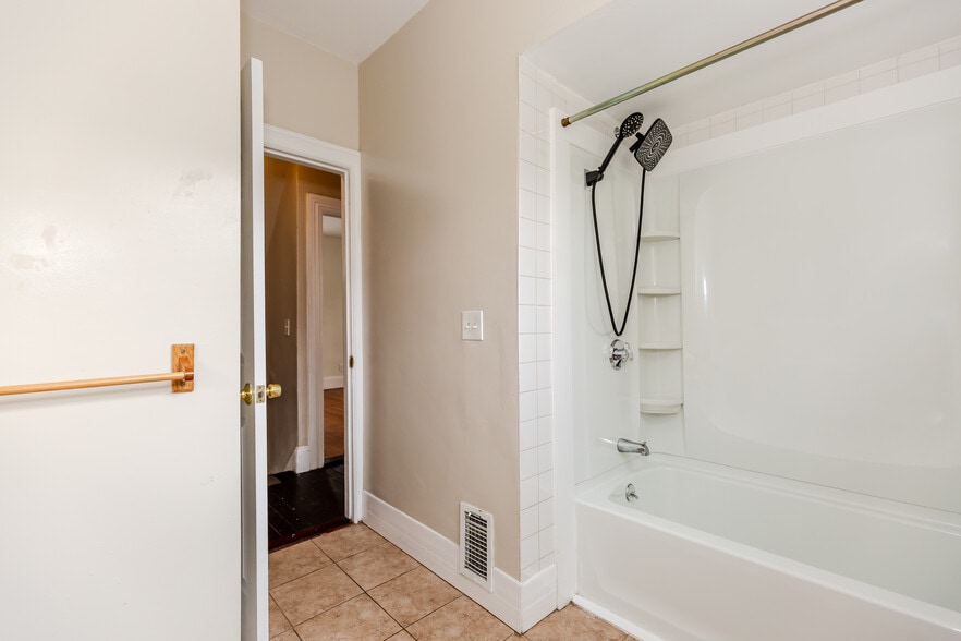 Bathroom #1 - 173 Oakland Ave