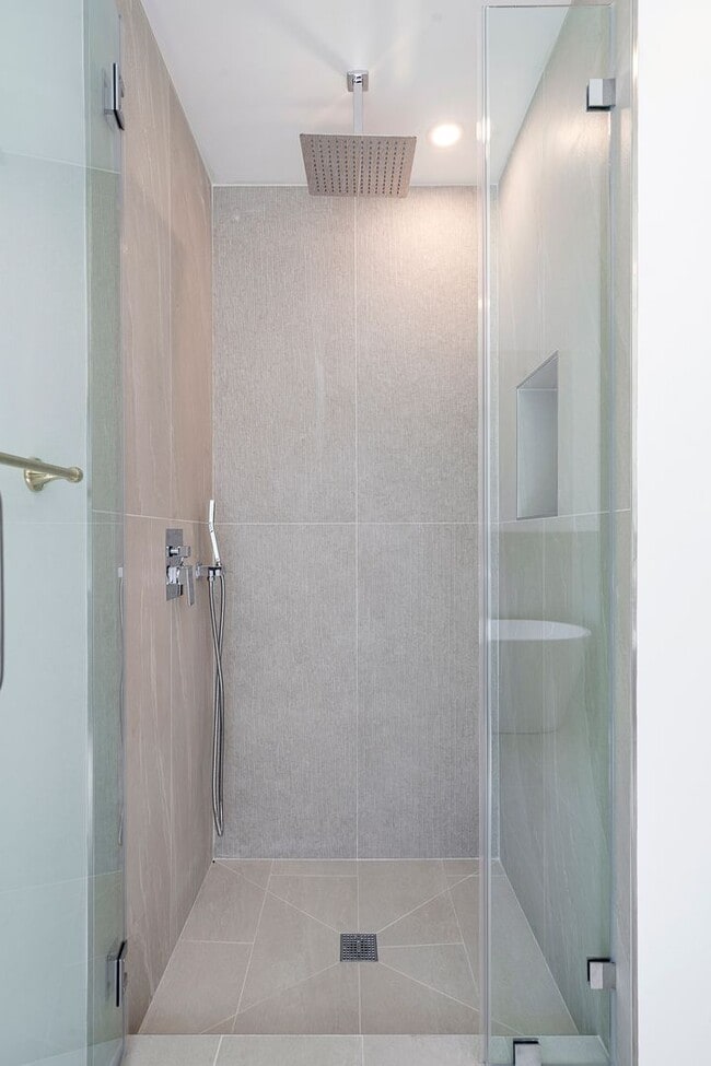 Building Photo - Beautifully Renovated Woodland Hills Home
