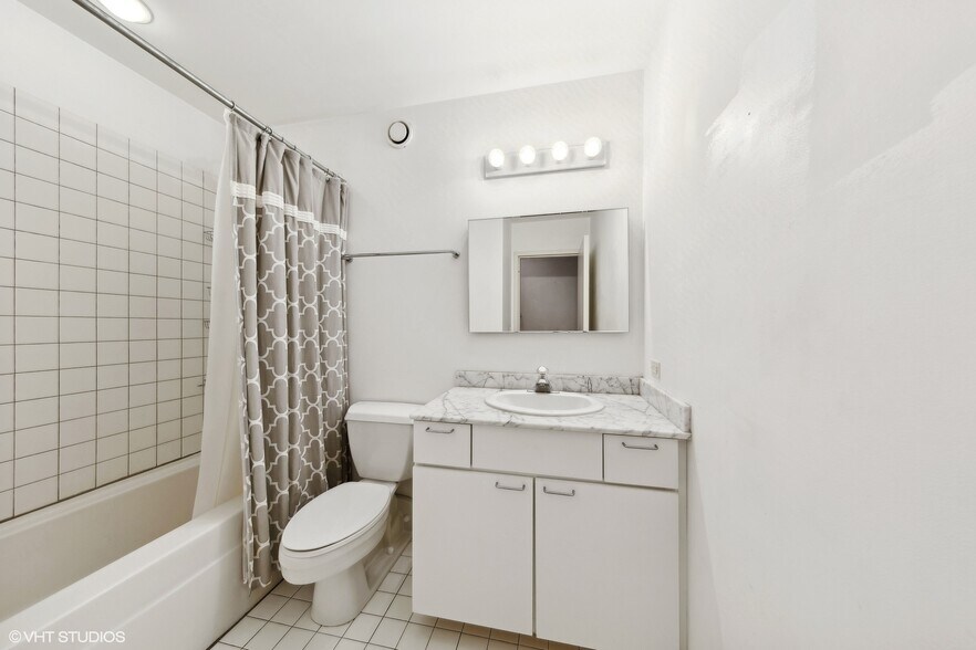 Building Photo - 20 N State St