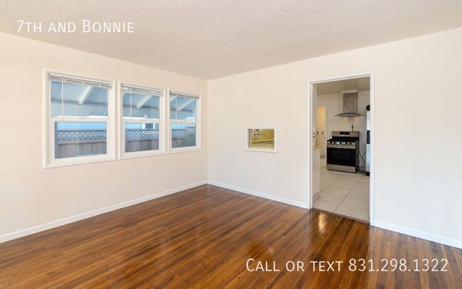 Building Photo - Charming 2 Bed, 1 Bath Home – Prime Coasta...