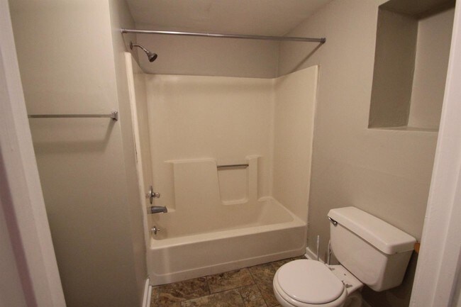 Building Photo - 215 Murray St